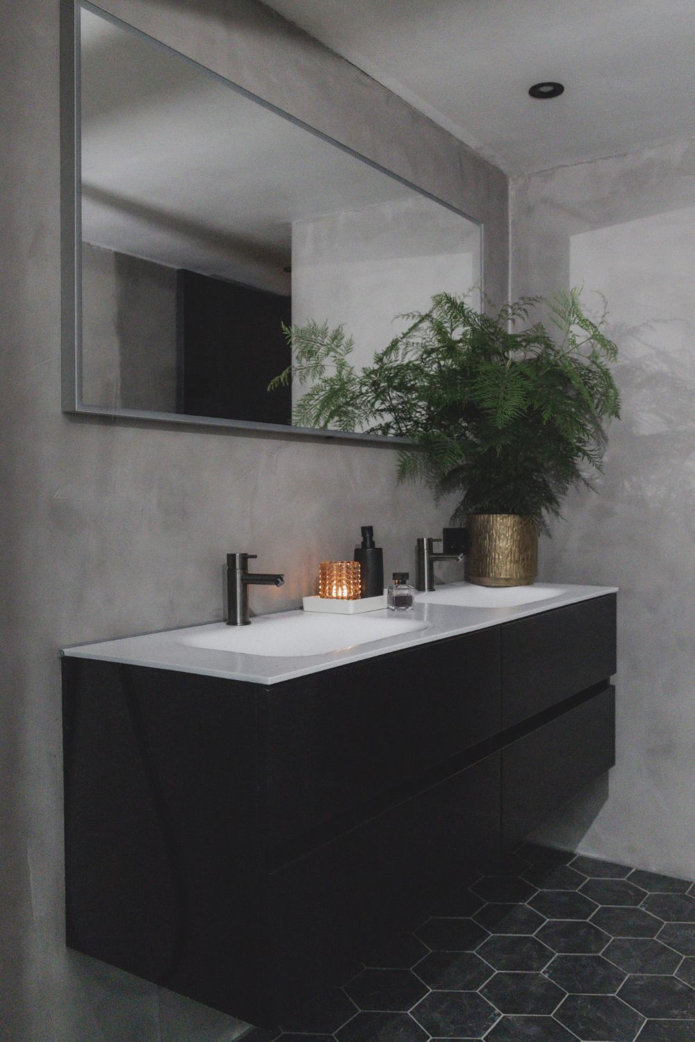 Mark Timmerwerk badkamer meubel luxe industrieel hotel chique